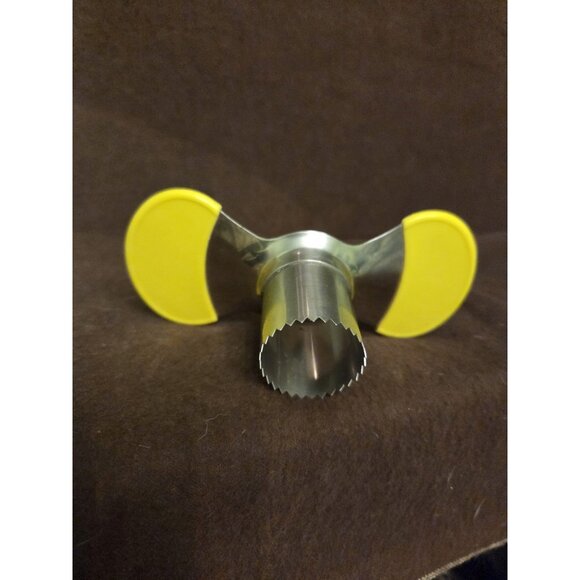 Hand Held Corn Cob Stripper Peeler with Stainless Steel Serrated Teeth - Picture 3 of 8